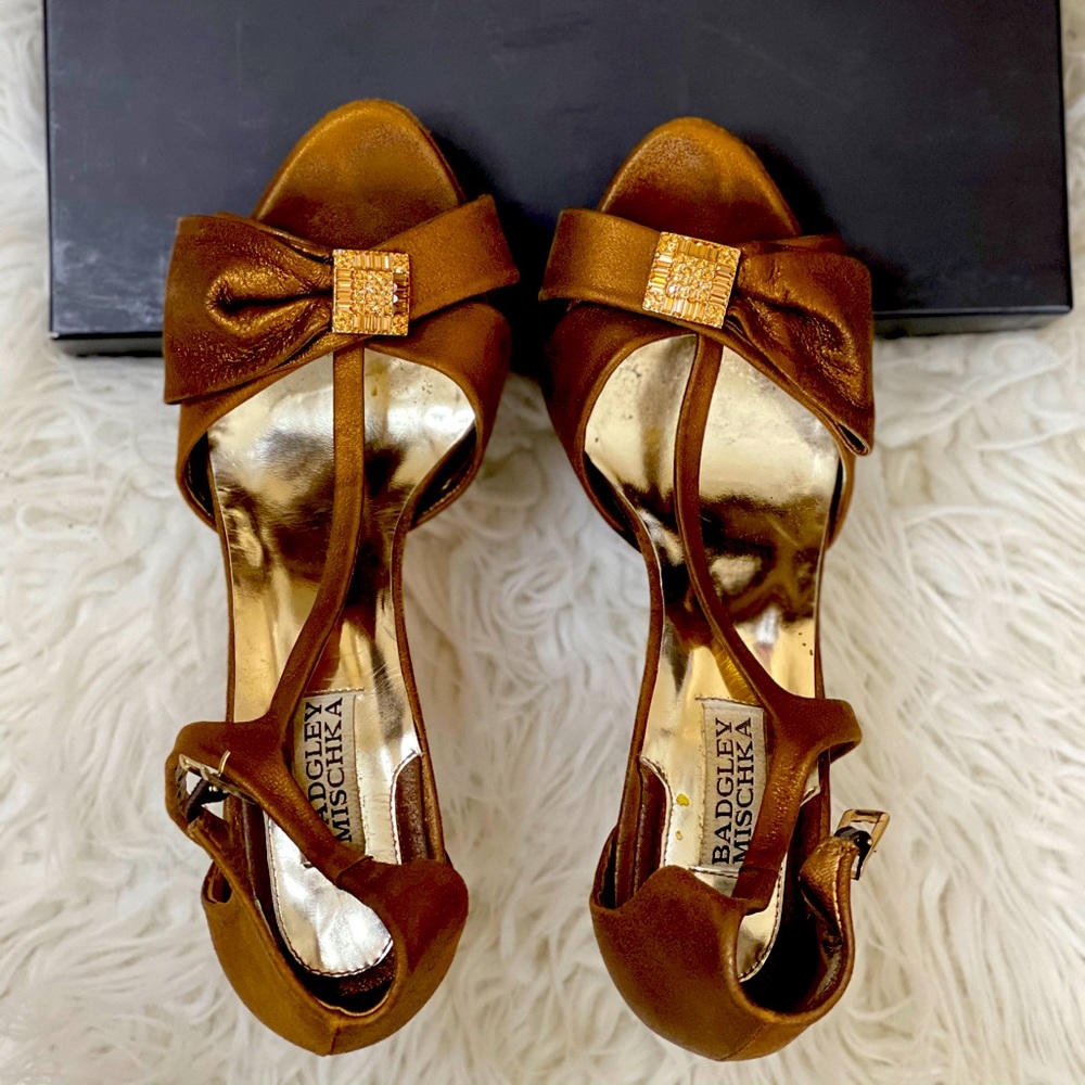 Badgley Mischka bronze heel